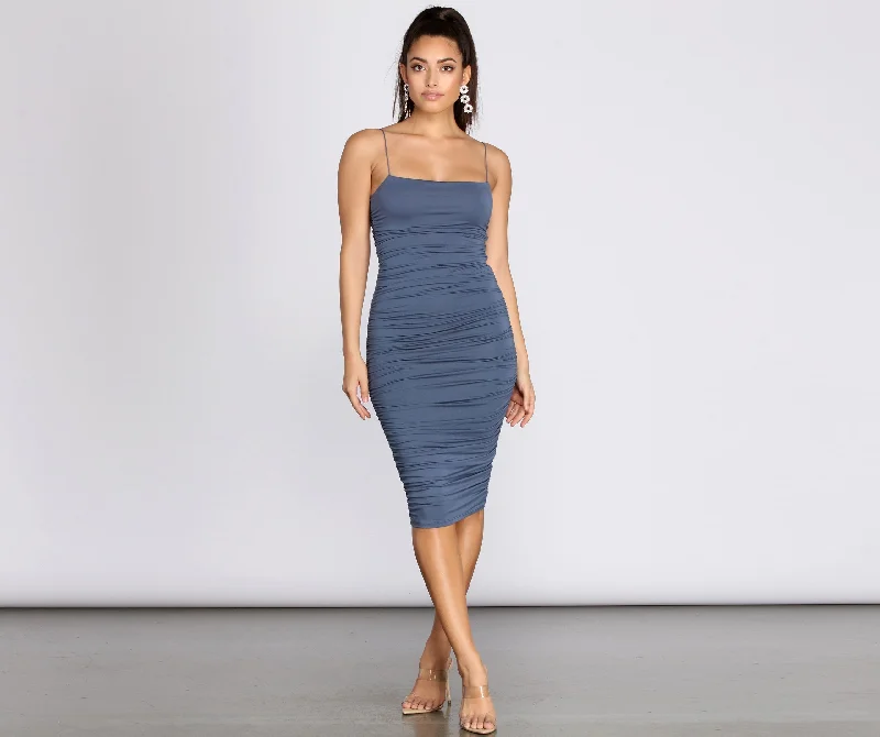 Fall For Me Charming Ruched Midi Dress Stylish Midi Dress with Cuffs