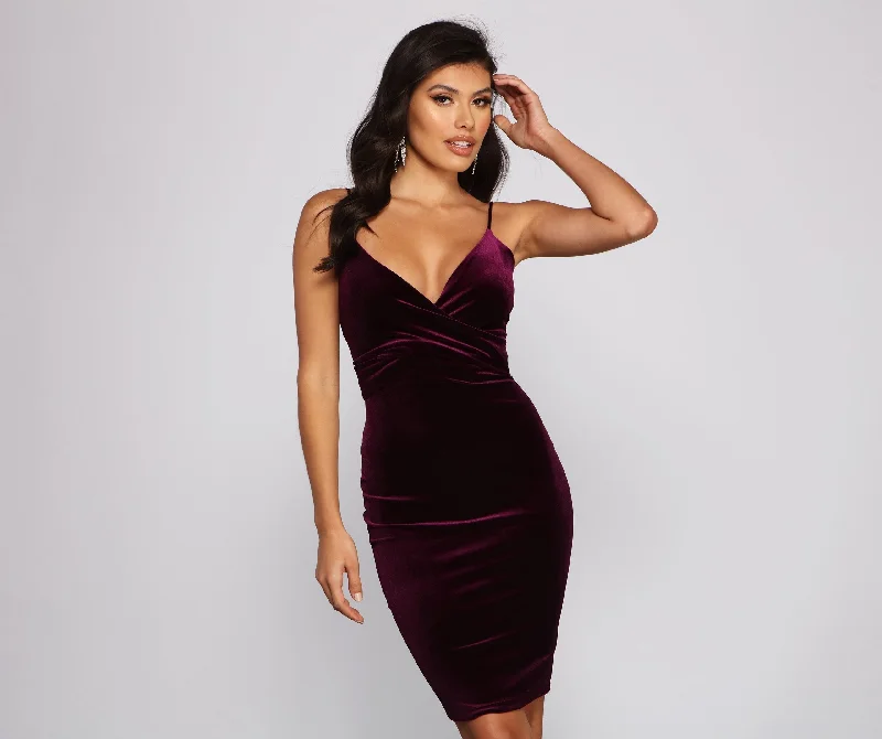 Luxe Velvet Wrap Charming Front Midi Dress Fashionable High-Neck Midi Dress