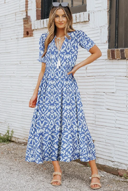 SALE - Andie Geometric Maxi Dress | Size Medium Trendy Maxi Dress with Belt