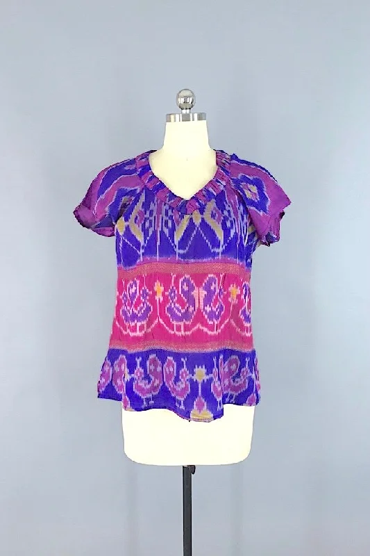 India Silk T-Shirt Blouse / Blue & Pink Bird Print / Size Small Front Pockets Side Pockets Patch Pockets India Silk T-Shirt Blouse / Blue & Pink Bird Print / Size Small Front Pockets Side Pockets Patch Pockets