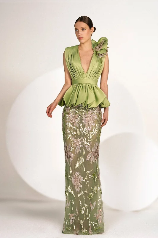 Detailed shoulder top with embroidered skirt cashmere skirt soft