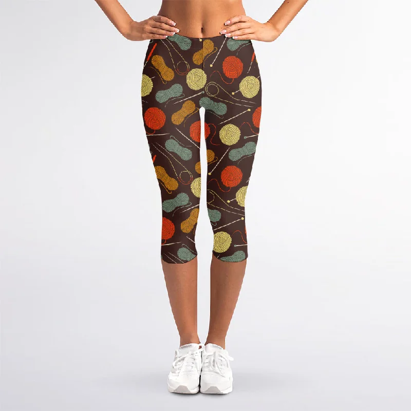 Yarn And Needle Pattern Print Women's Capri Leggings Cozy Reflective Detail Leggings Yarn And Needle Pattern Print Women's Capri Leggings Cozy Reflective Detail Leggings