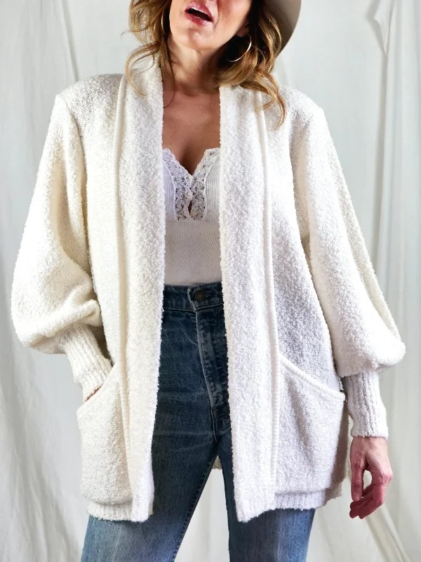 Vintage Vanilla Boucle Sweater Seamless Knitted Crochet