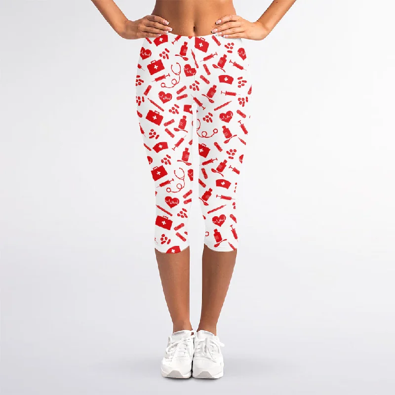 Red And White Nurse Pattern Print Women's Capri Leggings Fashionable Stretchy Fit Leggings