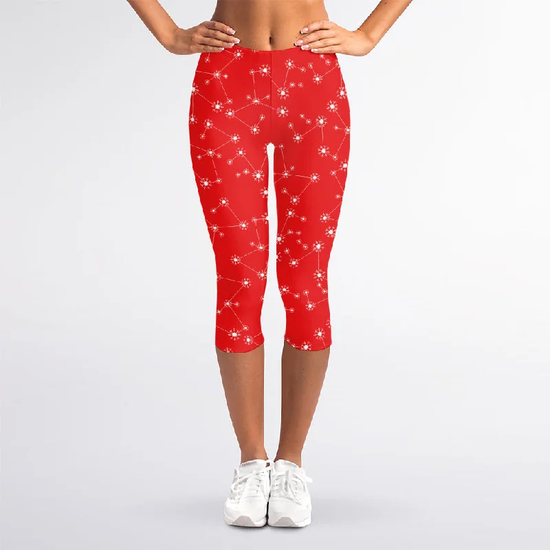 Red And White Snowflake Pattern Print Women's Capri Leggings Elegant Textured Leggings