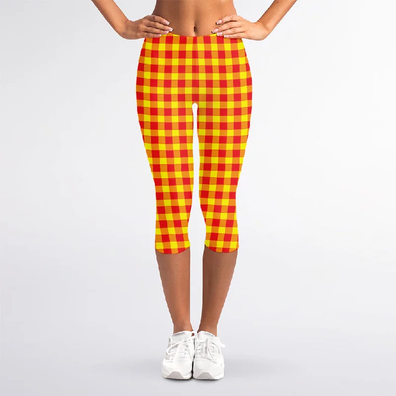 Red And Yellow Check Pattern Print Women's Capri Leggings Chic Smooth Fit Leggings