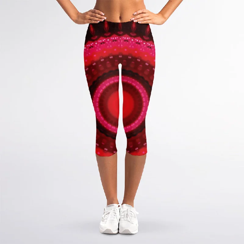 Red Kaleidoscope Print Women's Capri Leggings Elegant Embellished Leggings