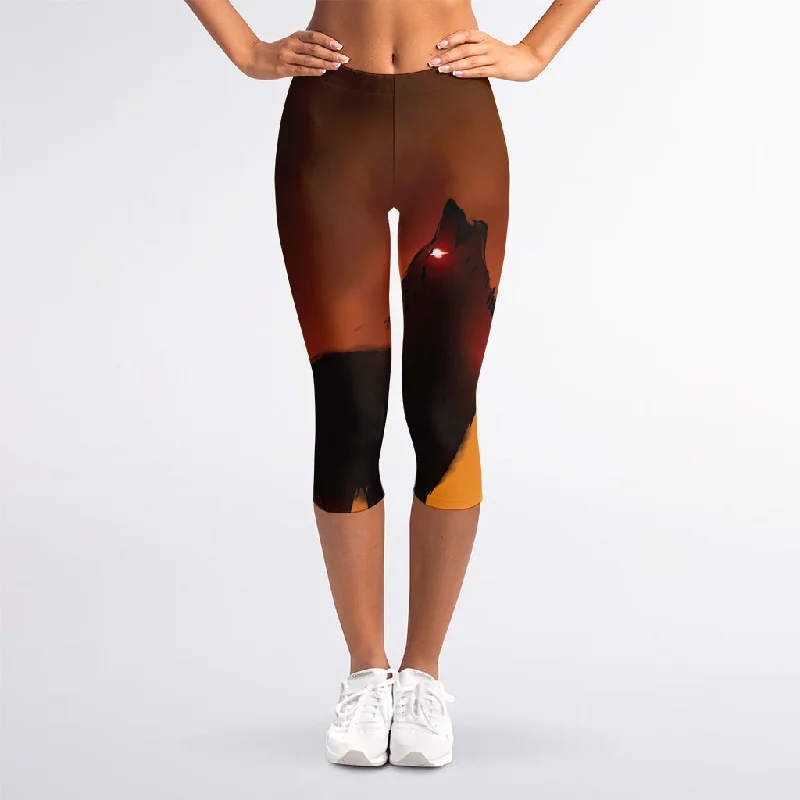 Red Moon Howling Wolf Print Women's Capri Leggings Fashionable Seamless Leggings