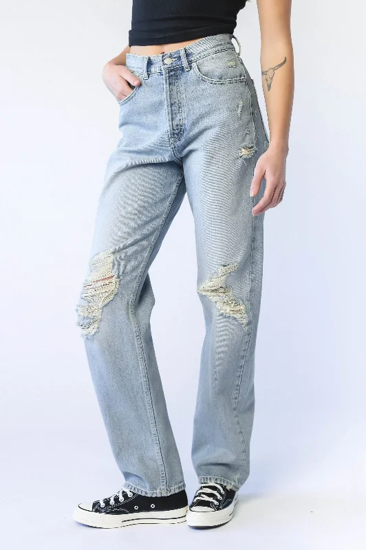 Beth Straight Jeans - Drift Light Vintage Destroyed - Final Sale Stylish Cargo Style Jeans Beth Straight Jeans - Drift Light Vintage Destroyed - Final Sale Stylish Cargo Style Jeans